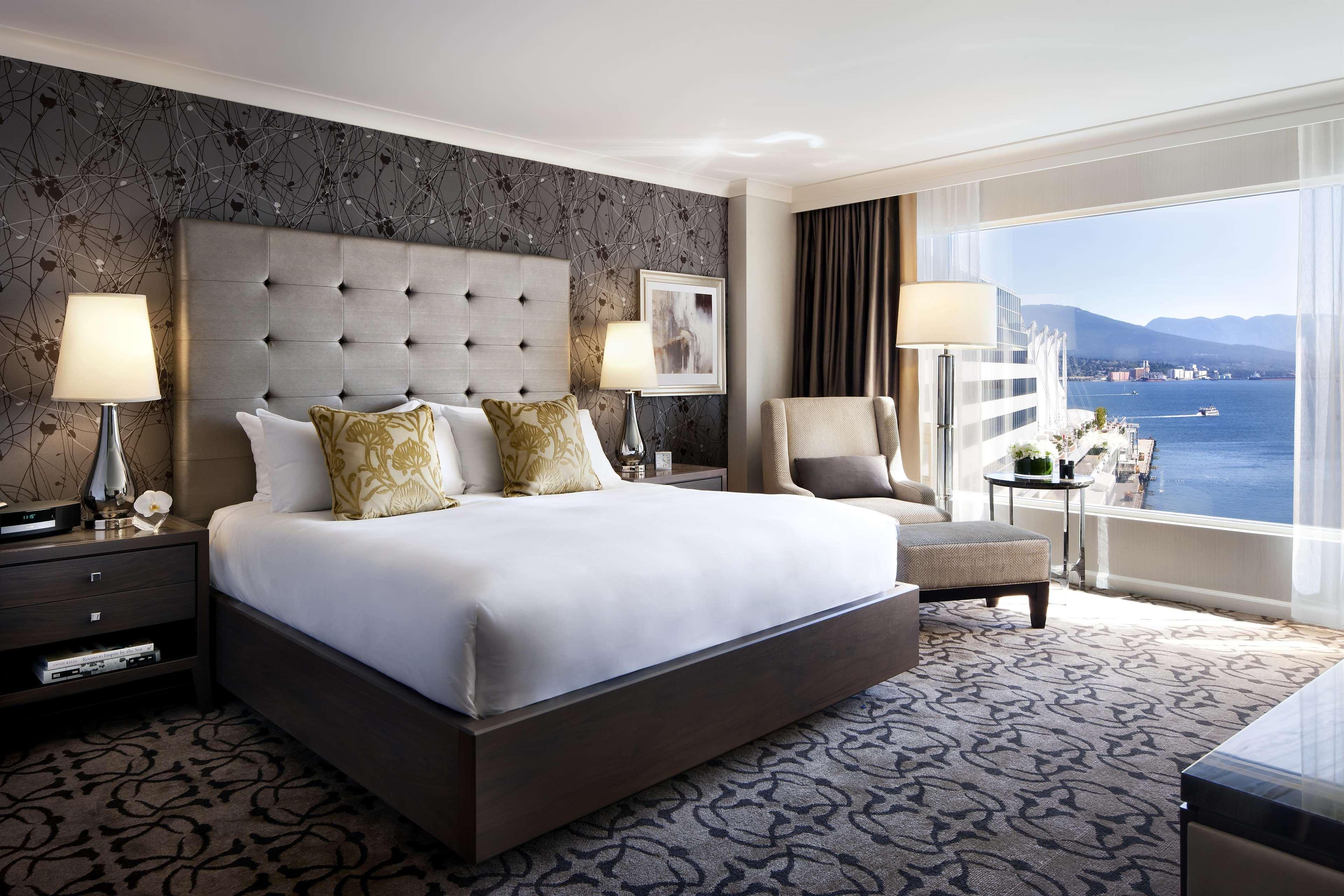 Fairmont Waterfront Hotel Vancouver Exterior photo A guest room at The Shore Club