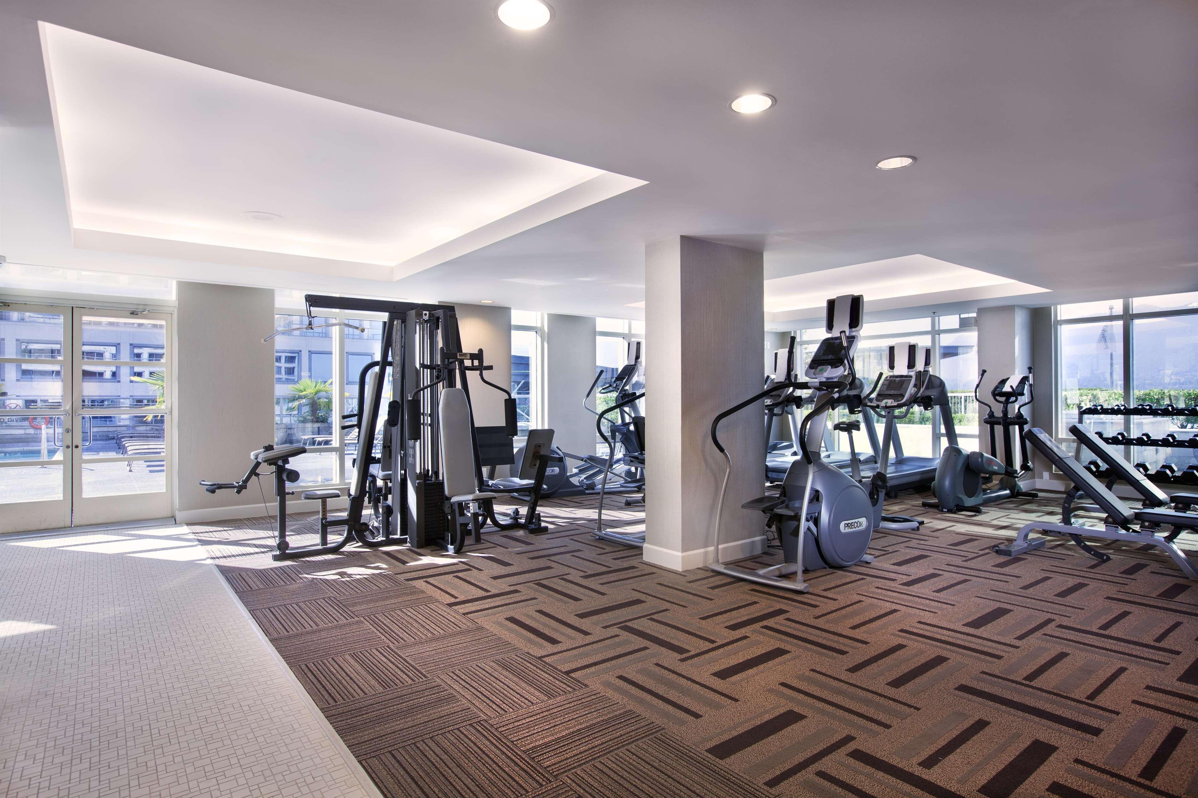 Fairmont Waterfront Hotel Vancouver Exterior photo The gym at the 1001 Olympic