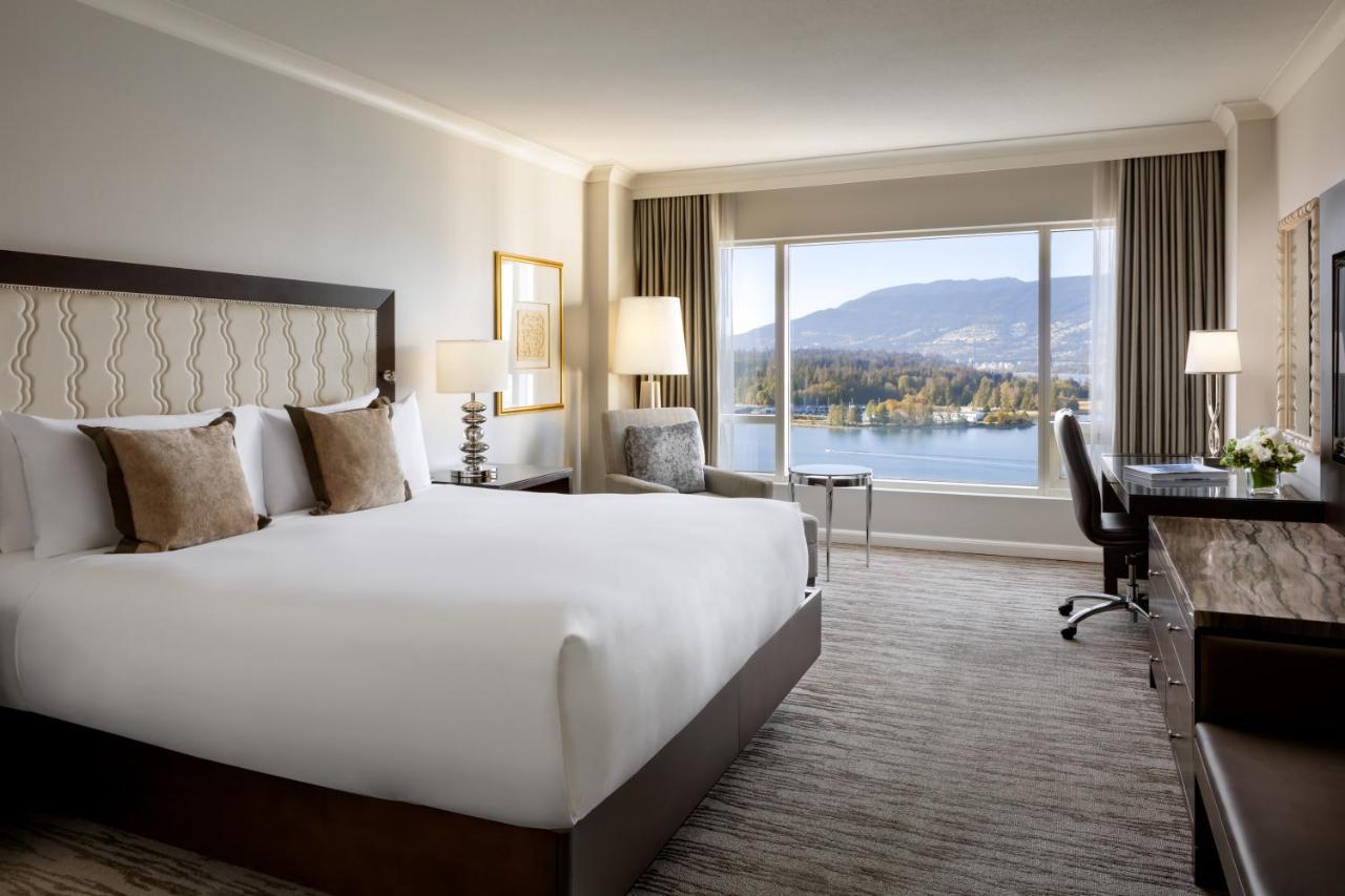 Fairmont Waterfront Hotel Vancouver Exterior photo A guest room at the Fairmont Hotel Vancouver
