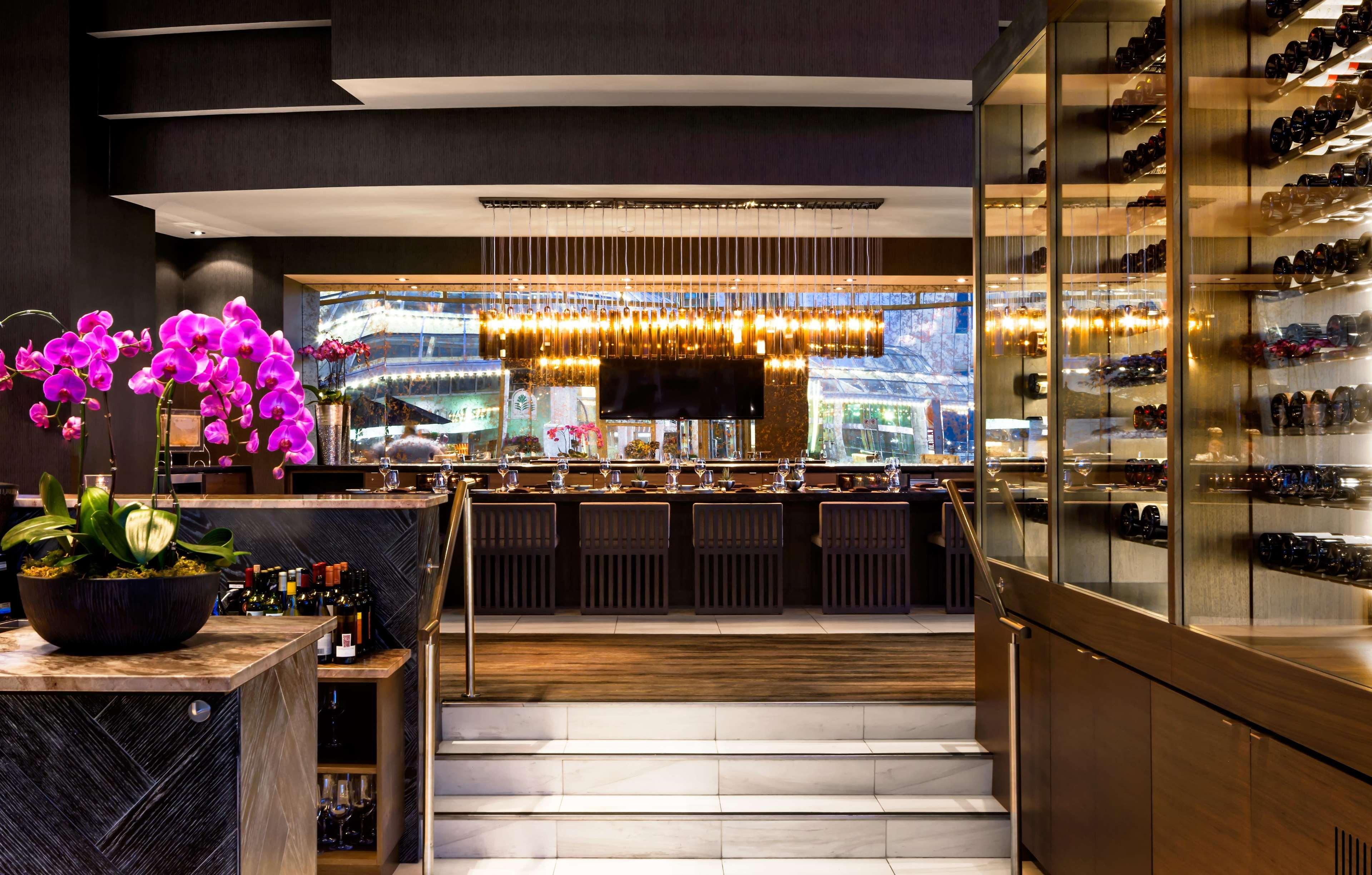 Fairmont Waterfront Hotel Vancouver Exterior photo The interior of the restaurant