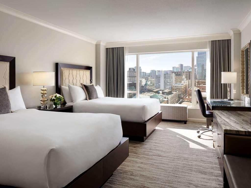 Fairmont Waterfront Hotel Vancouver Room photo
