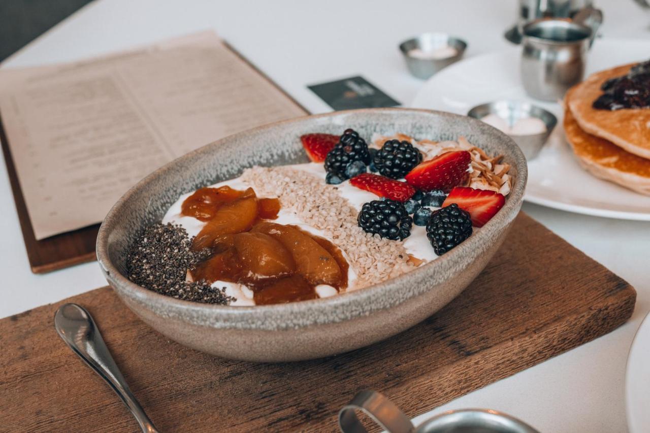 Fairmont Waterfront Hotel Vancouver Exterior photo Chia pudding with fruit