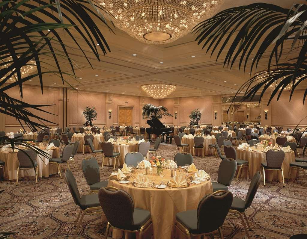 Fairmont Waterfront Hotel Vancouver Restaurant photo The Grand Ballroom